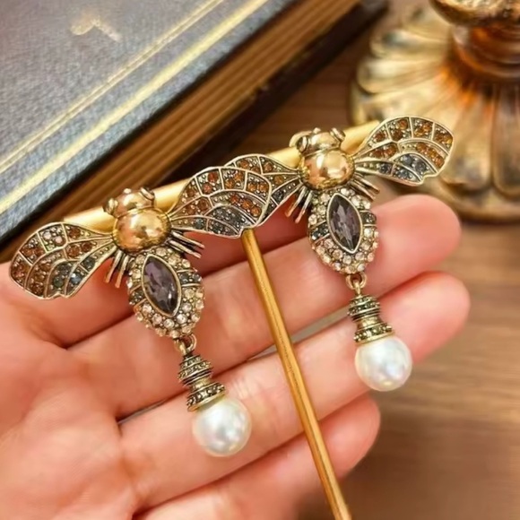 Vintage Gold and Black Bee Earrings with Pearl Drop - Picture 10 of 10